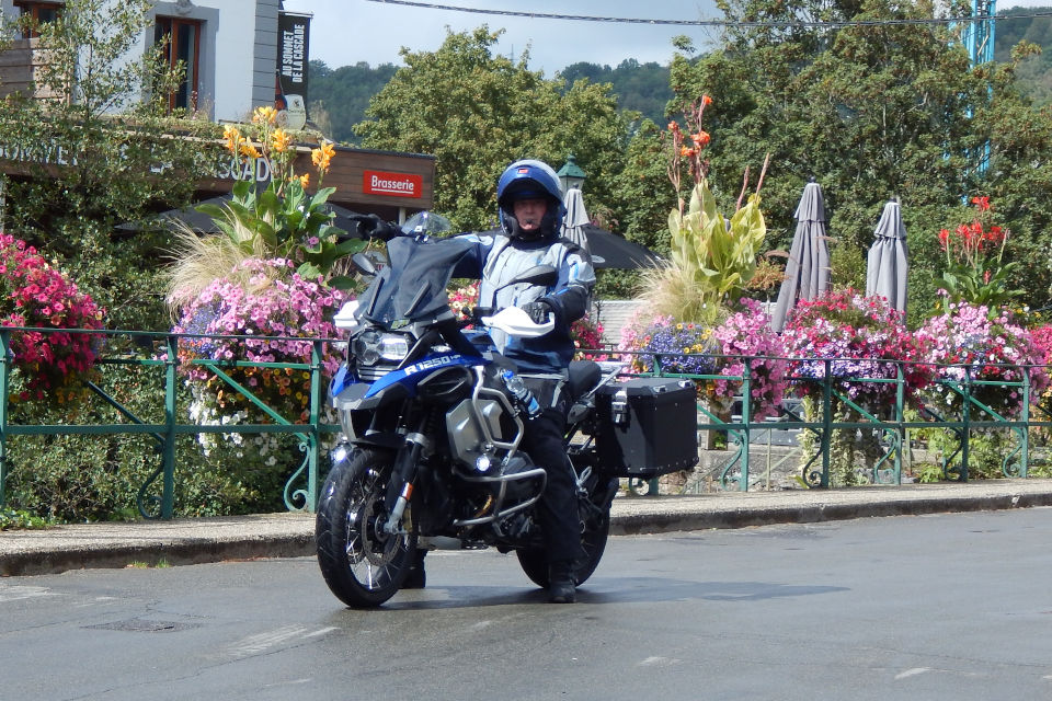 Motorrijbewijspoint Geleen examengarantie AVB en AVD